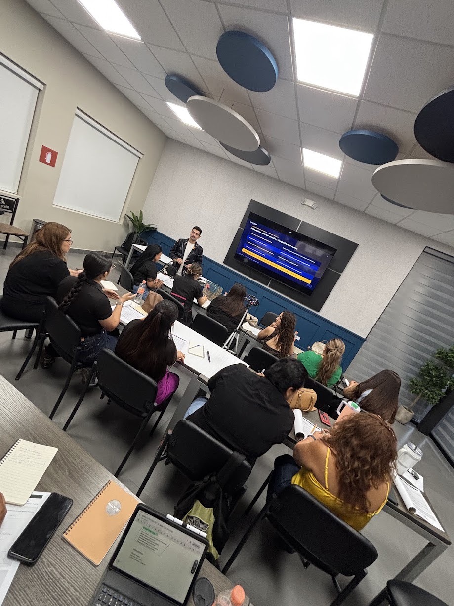 Grupo reunido durante la sesión